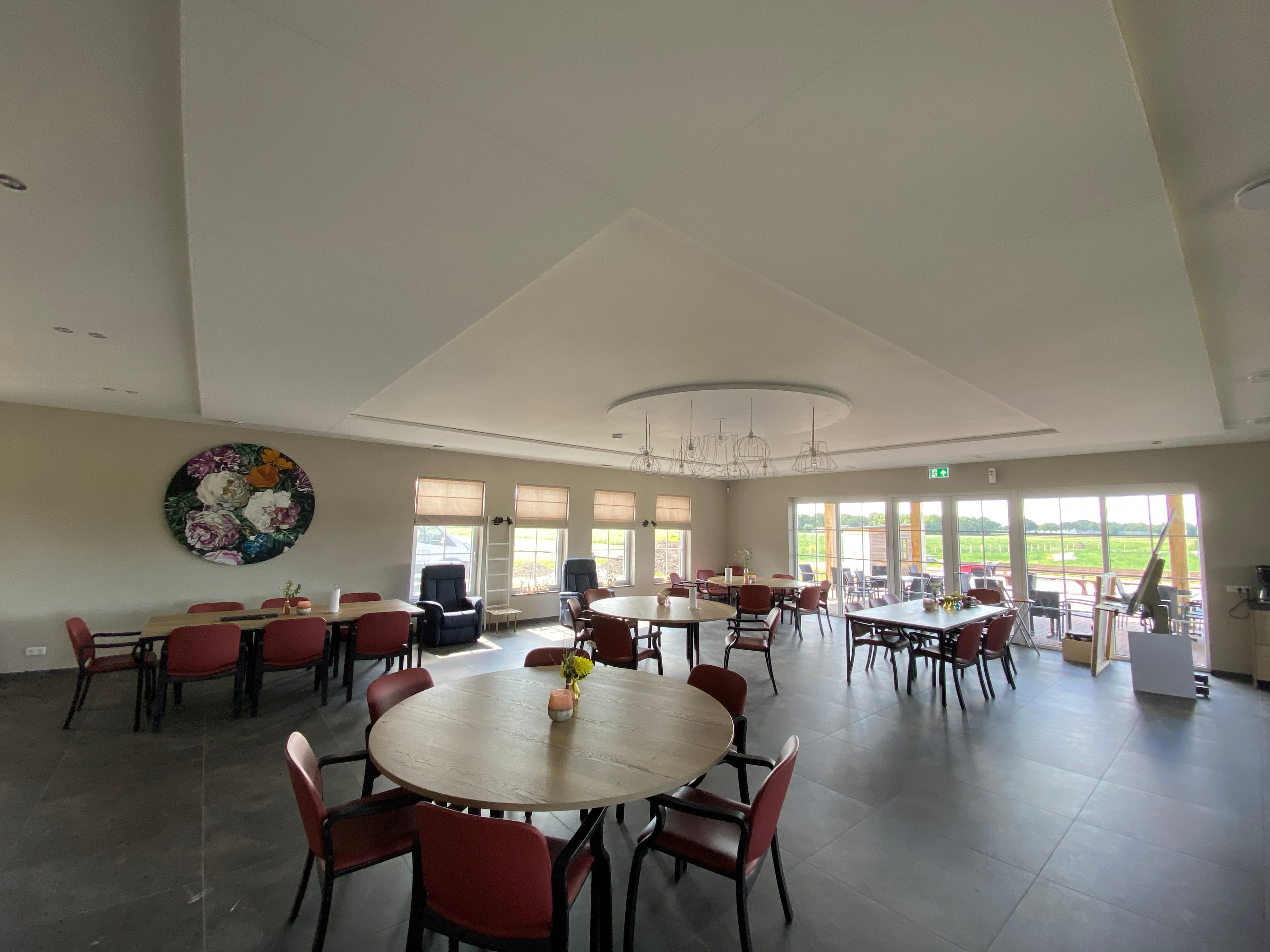 Akoestische plafondpanelen rond en vierkant