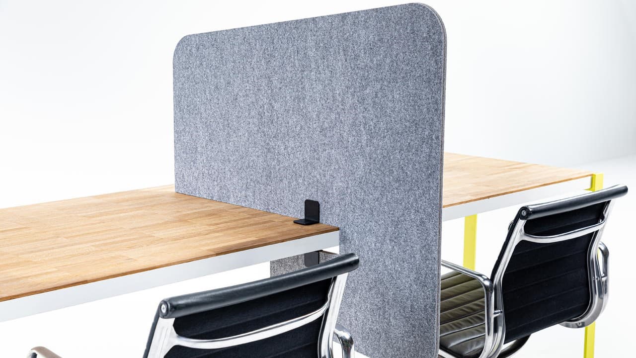 buzzitripl-desk-split-2