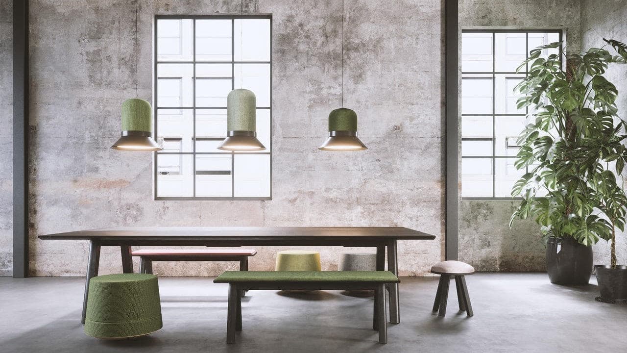 Gestoffeerde akoestische lamp in woonkamer
