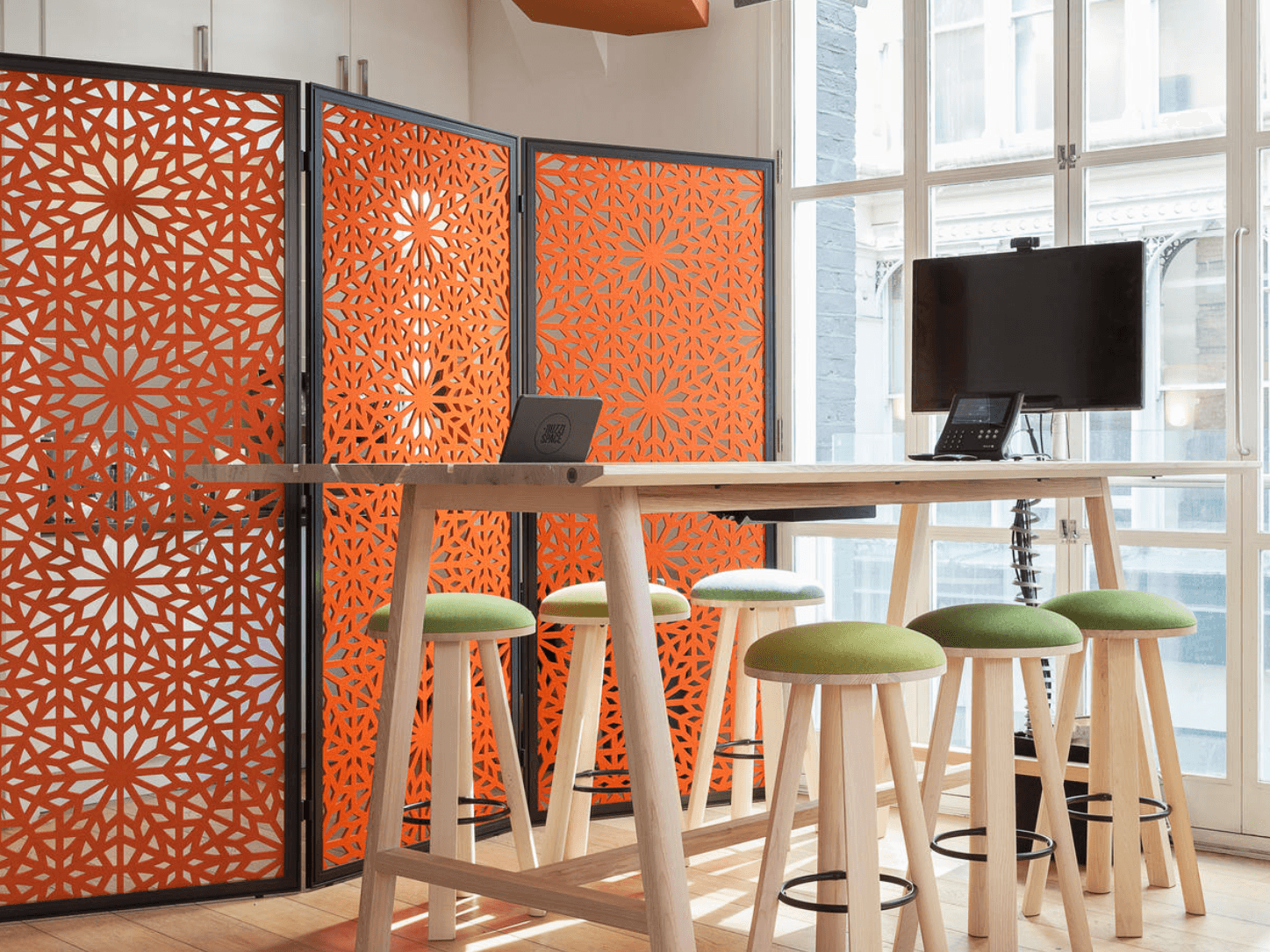 Prachtige vrijstaande akoestische roomdivider